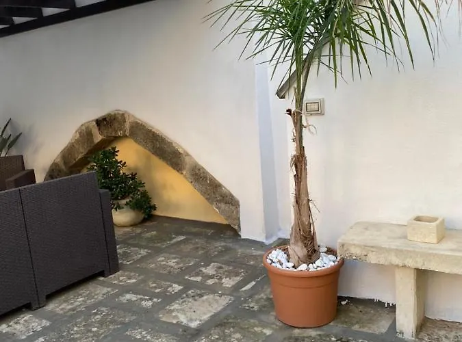 ゲストハウス Corte La Rosa ナルド